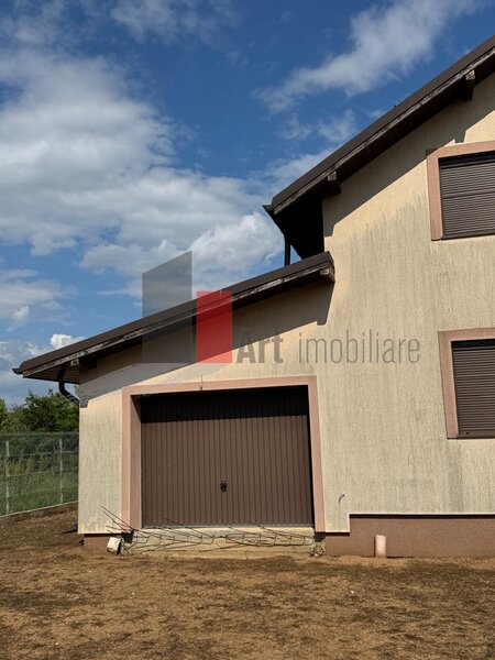 Ilfov Casa la rosu in Peris